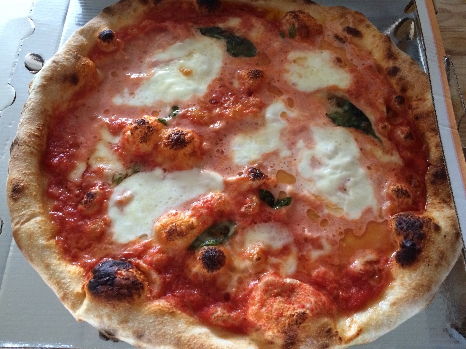 Nice Made In Sud Pizzeria In Nice Port Living In Sin