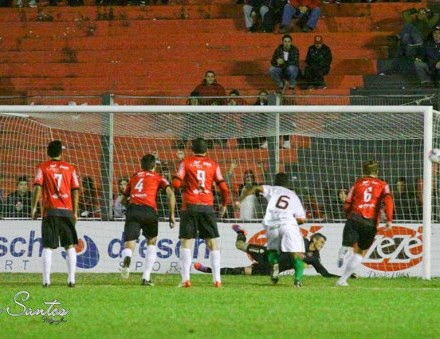 Ex-jogador, Fabinho Santos vive sonho como treinador no Joinville