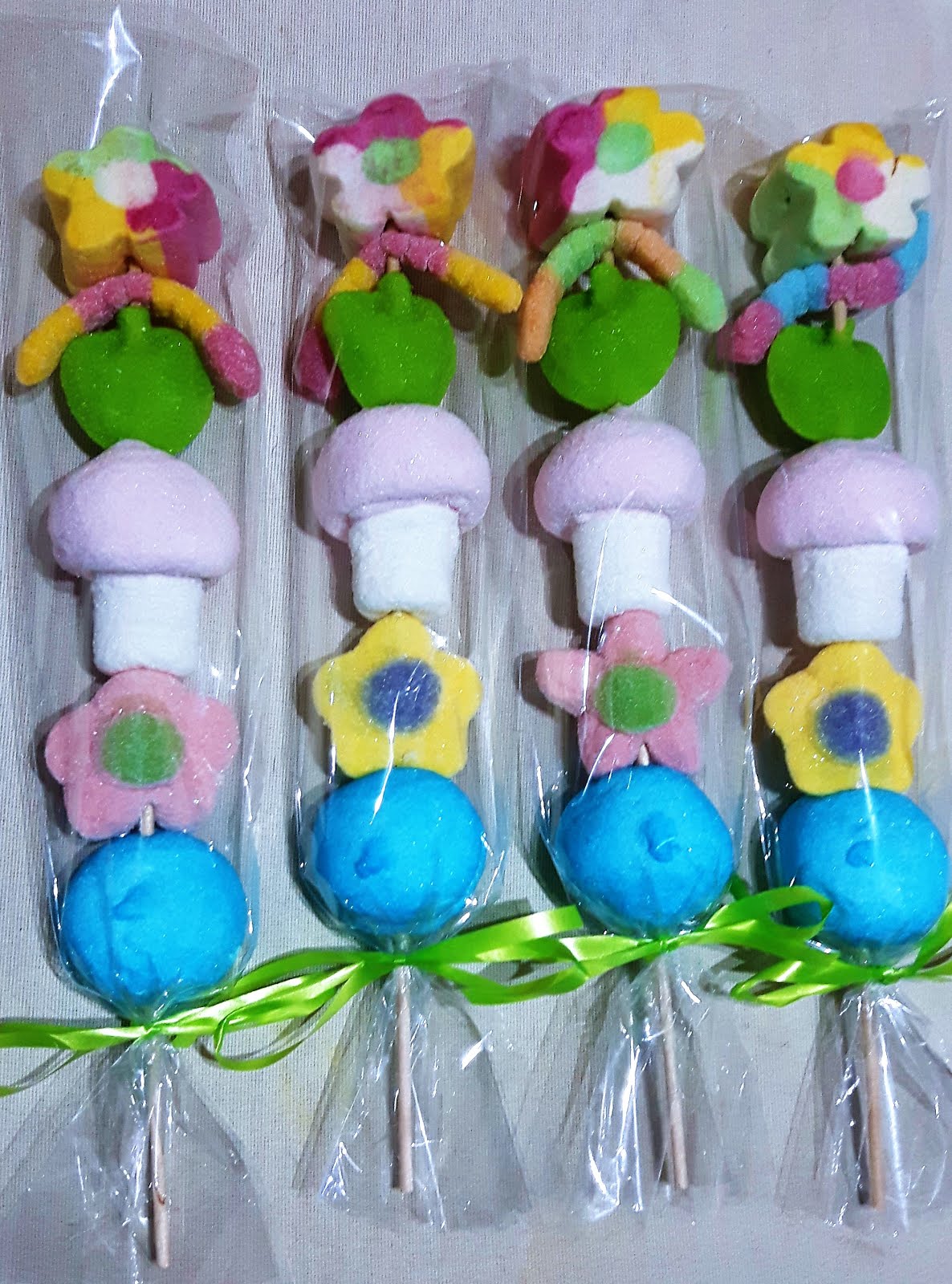 Brochetas de chuches veganas, encargo de Mi Cabra Vegana.