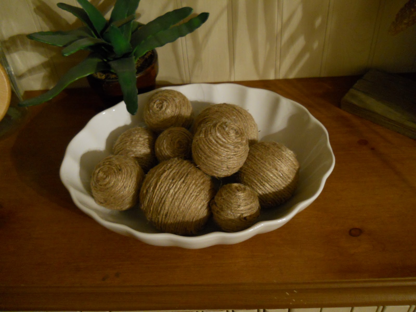 Creative Commotion Jute Wrapped Orbs )