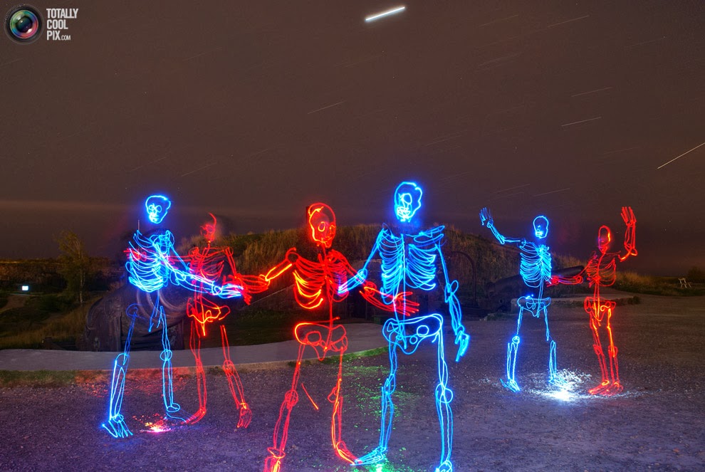 Simply Creative Light Painting by Janne Parviainen