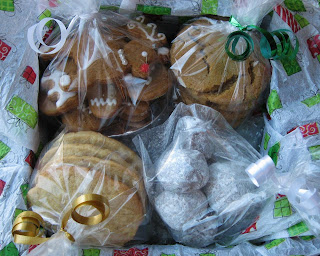 Baking Outside the Box: Retro Christmas Cookies