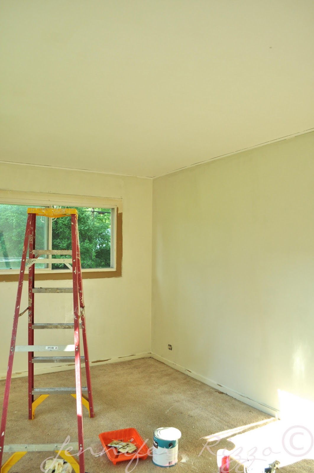 The Oak house...Cover pretty ugly walls with pretty paint colors