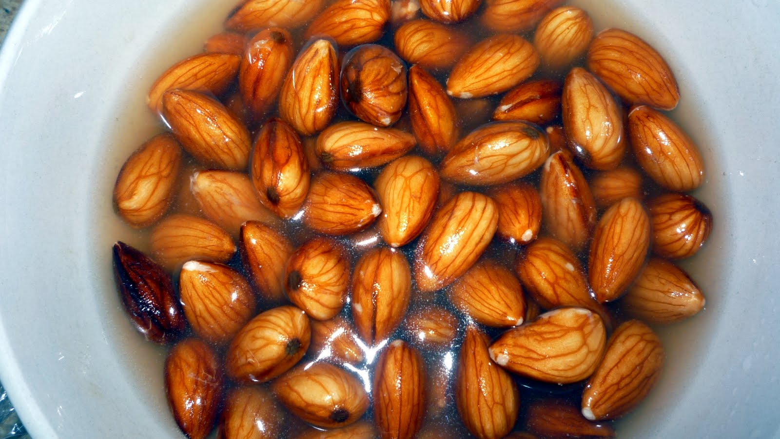 Tastes For Everyday Life Creamy Almond and Spinach Spread...