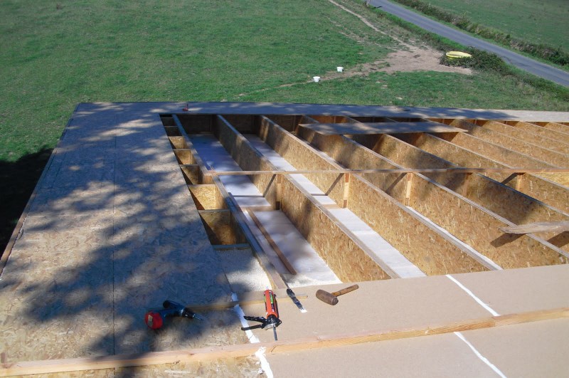 Notre Maison "La Catiche" Isolation du toit copeaux de bois.