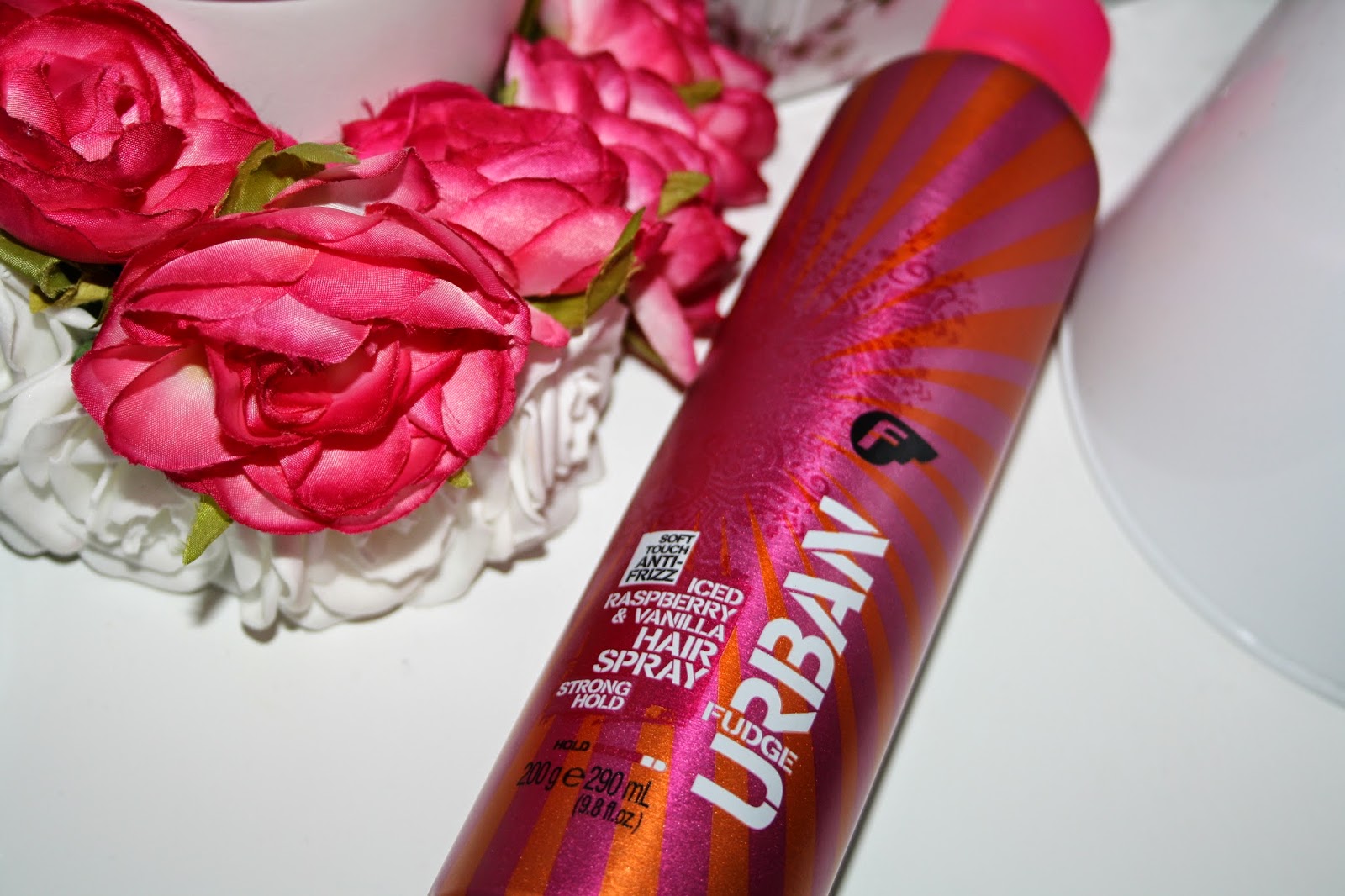 REVIEW FUDGE URBAN ICED RASPBERRY AND VANILLA HAIRSPRAY PRETTY YOUNG