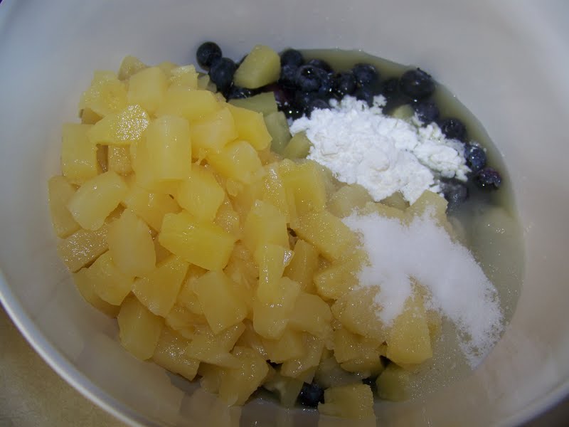 Kitchen Simmer BlueberryPineapple Crumble