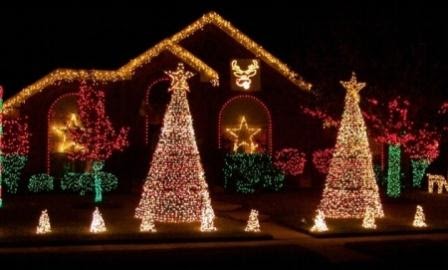 How to decorate your home with Christmas lights