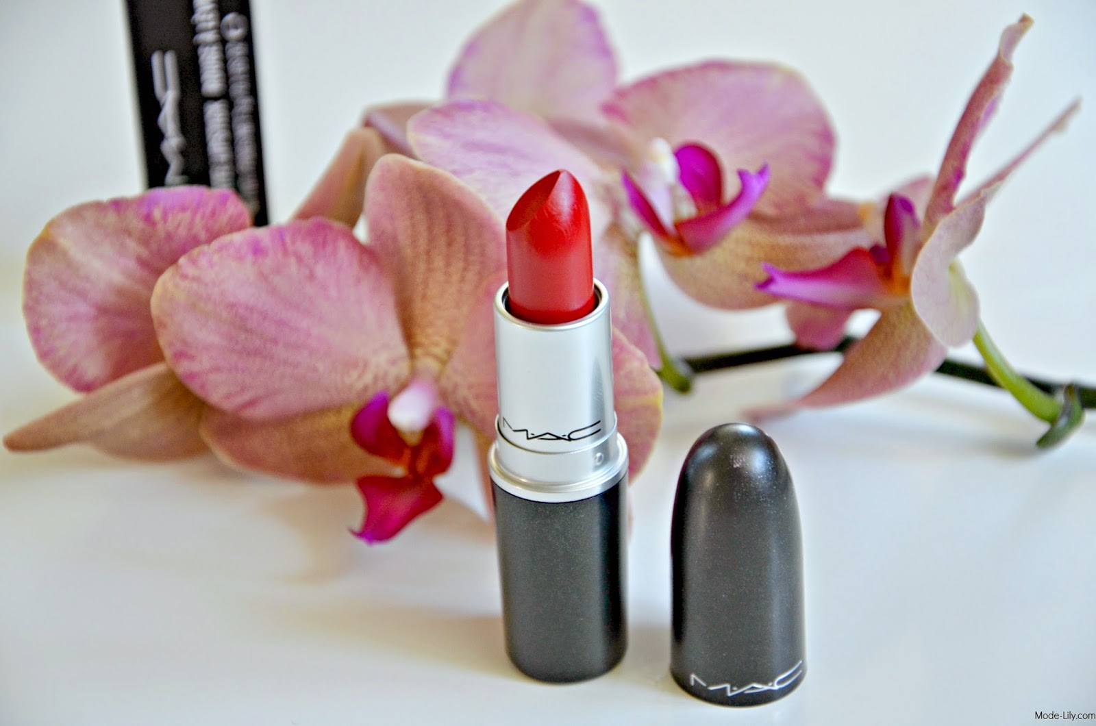 Review Red lips by MAC Ruby Woo Lipstick Mode Lily
