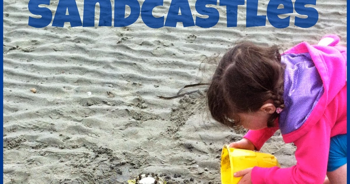 Girls building sand castles, 13 @iMGSRC.RU