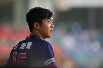 第28屆亞洲棒球錦標賽7日晚間在新莊棒球場開打,中華隊(圖)對戰日本隊,這場冠軍前哨戰萬眾矚目,可惜中華隊打線熄火,讓日本隊提前在第8局以10比0奪勝。 第28屆亞洲棒球錦標賽7日晚間在新莊棒球場開打,中華隊(圖)對戰日本隊,這場冠軍前哨戰萬眾矚目,可惜中華隊打線熄火,讓日本隊提前在第8局以10比0奪勝。