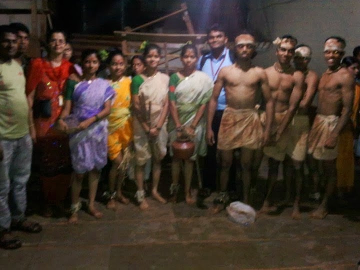 During-UniversityYouth fest.2011 with Navnirman college, Ratnagiri Folk dance of Thakur Malaran-
