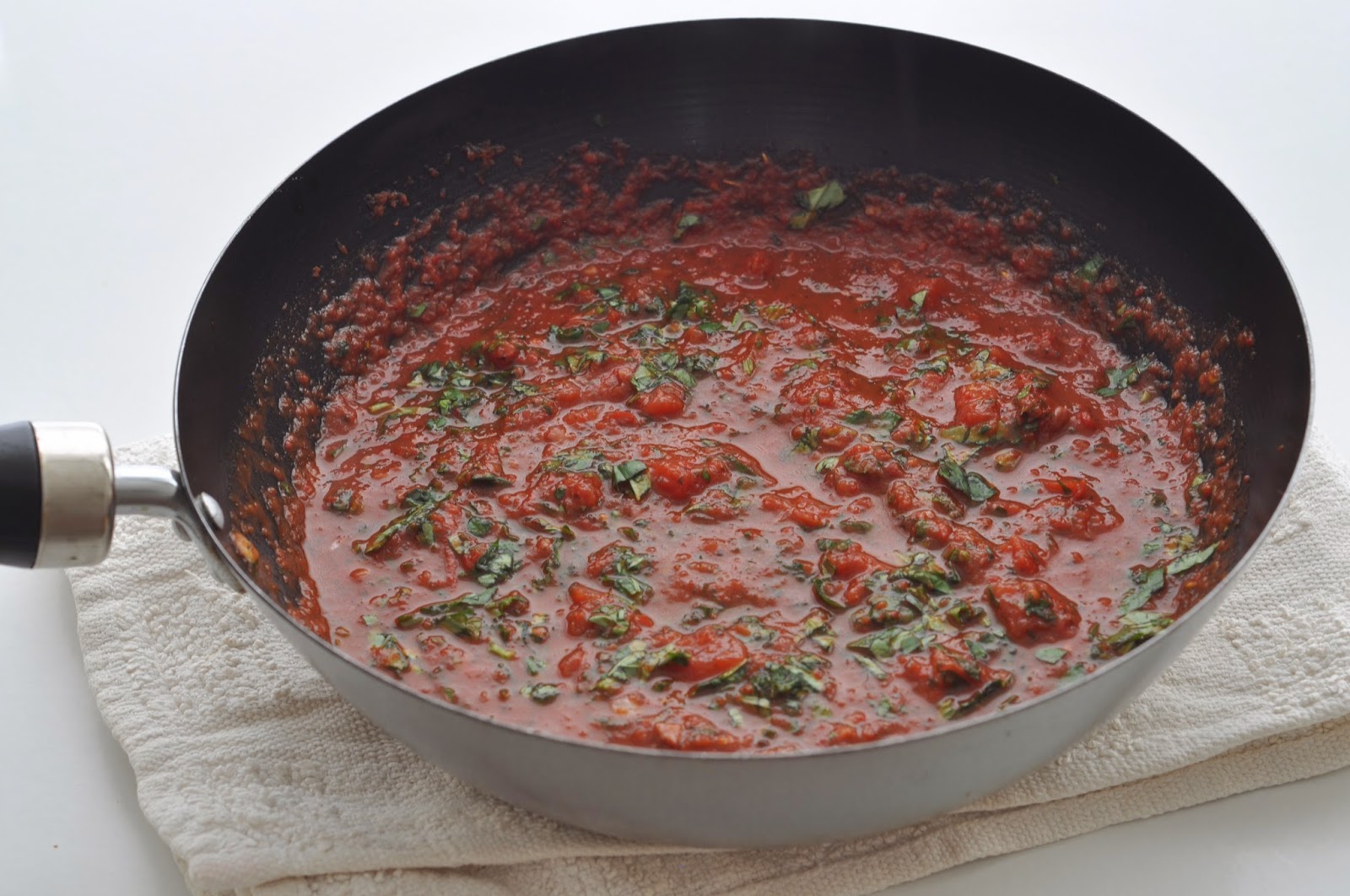 Simple Food Spaghetti Bolognese (made with premium red pepper ragu)