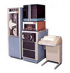 Мини компьютер PDP-8.