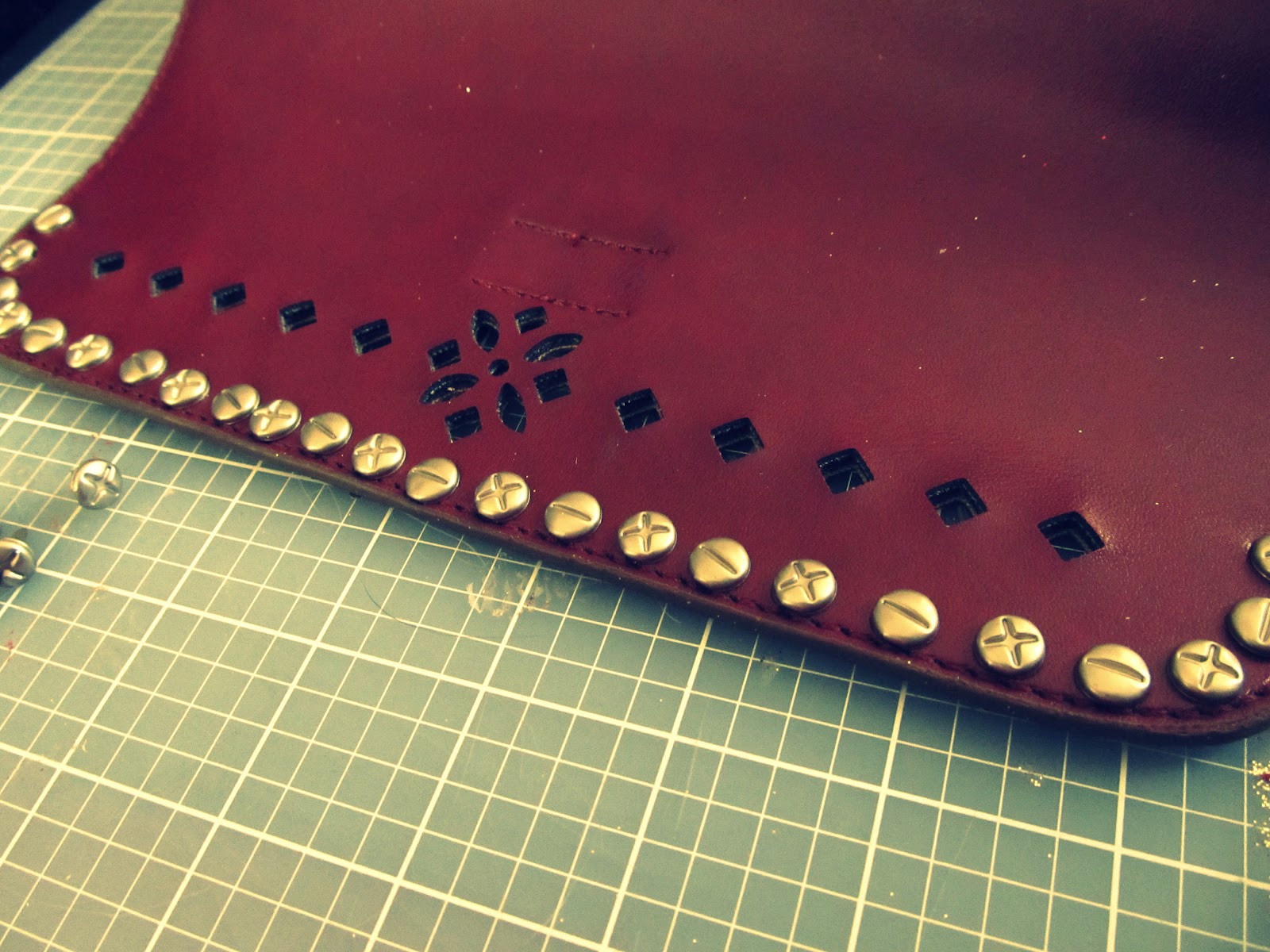 WobiSobi The Brads Have It. DIY, Purse ReStyle.