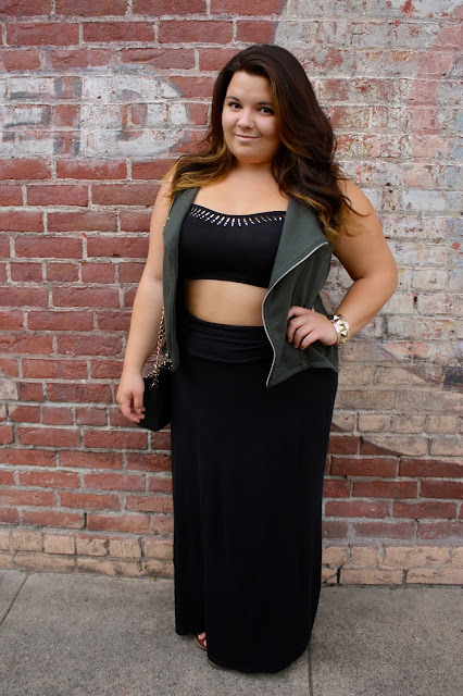 natalie craig, plus size fashion blogger, plus size fashion, chicago fashion, chicago chic, chicago blogger, how to wear a crop top, crop top, bandeau, how to wear a bandeau, maxi skirt, vest, summer style