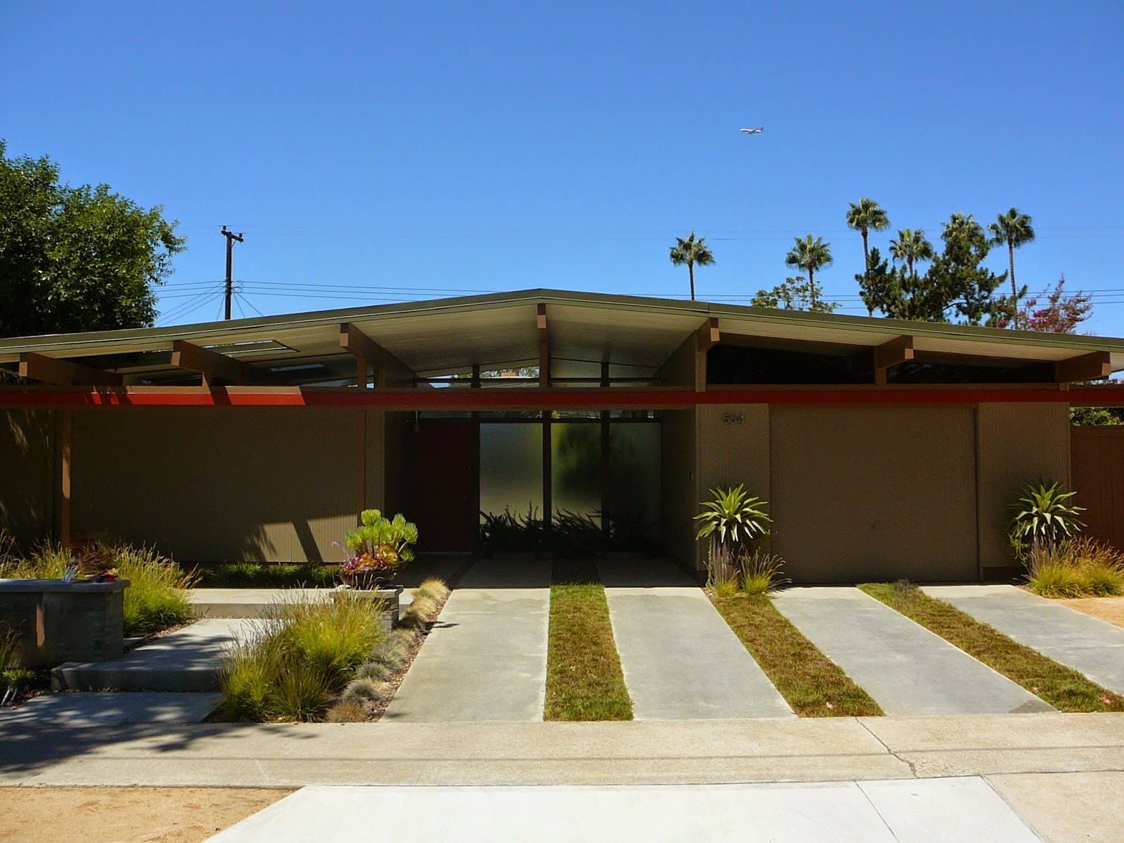 Orange County Structure Unique Eichler Houses are in High Demand