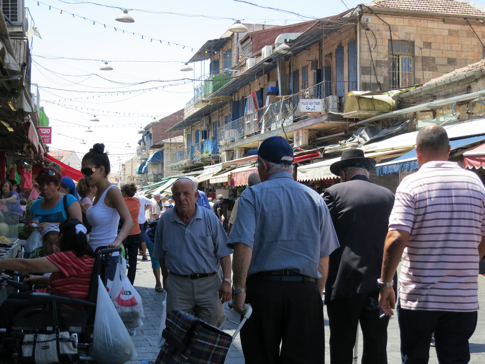 Aladdin Market Scene