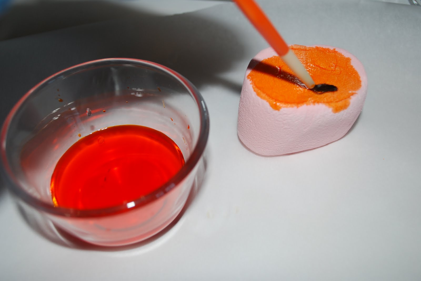 How to Color Marshmallows