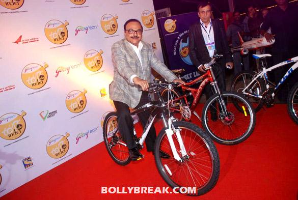 Chhagan Bhujbal - (5) - Celebs grace the Godrej Eon's 'Tour De India' cycling event