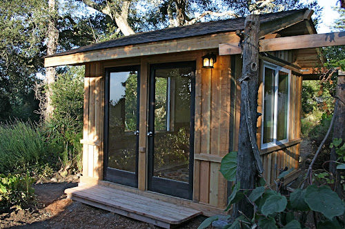 Gleaming Night: Molecule Tiny Homes