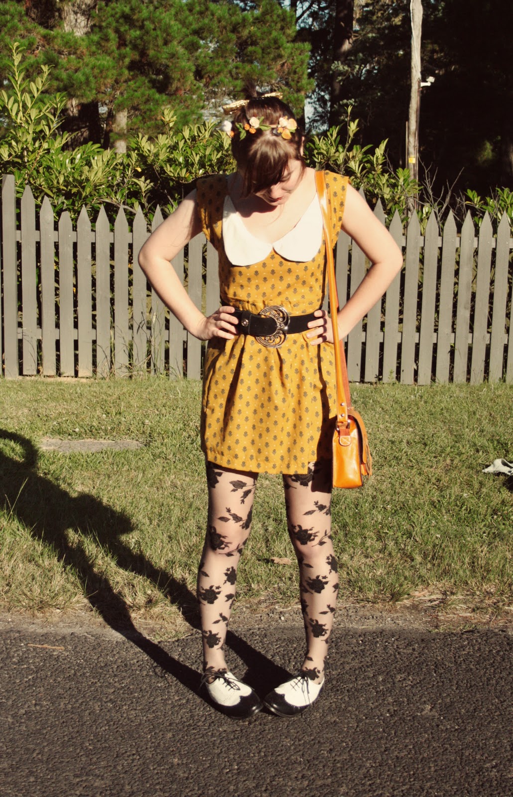 The Pineneedle Collective DIY Vintage Style Dress (& free pleated