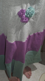 http://fabuloushomesewn.blogspot.ca/2012/11/up-cycled-t-shirt-skirt-tutorial.html