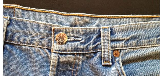 Cara Memperbaiki Kancing Celana Jeans yang Rusak PT