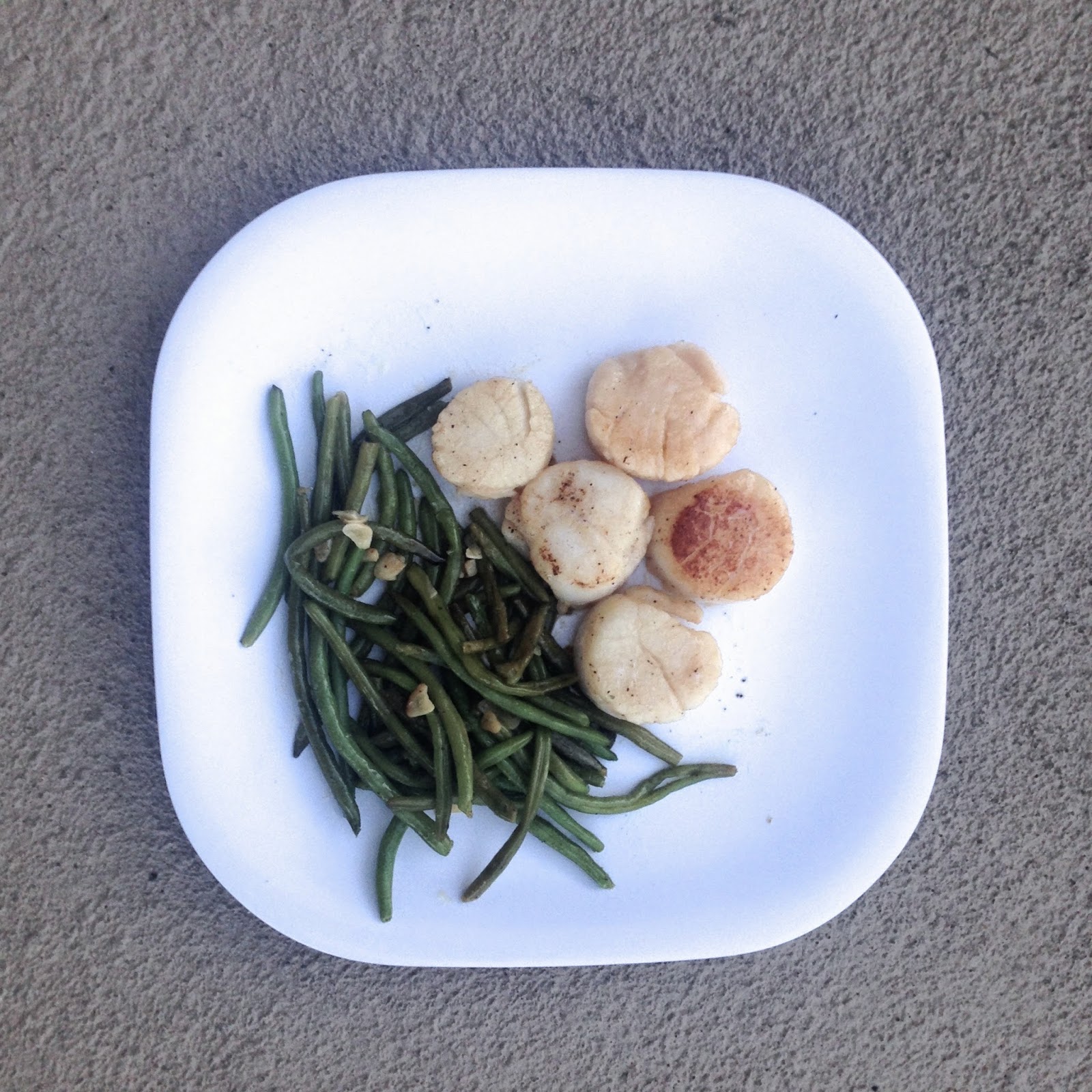 Zoe La Mona simple (paleofriendly) paleo lemonbutter sea scallops