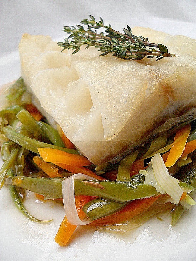 Con sabor a canela: Bacalao en papillote con juliana de verduras