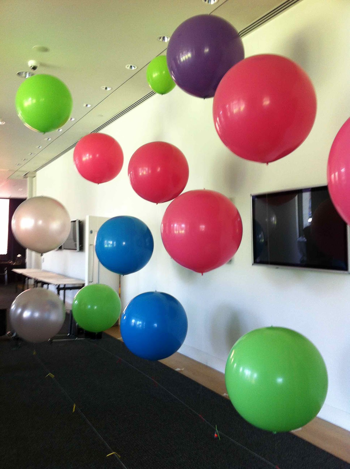 The Very Best Balloon Blog Balloon Cloud Installation from