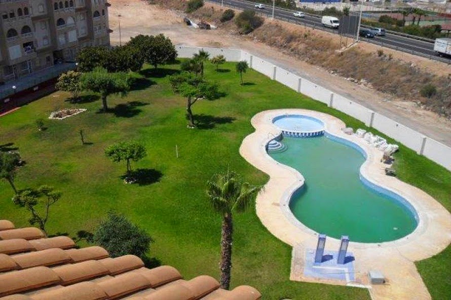 Achat appartement atique en Torrevieja-Alicante-Espagne zone parque las naciones prix 56.000€ ref:FM009