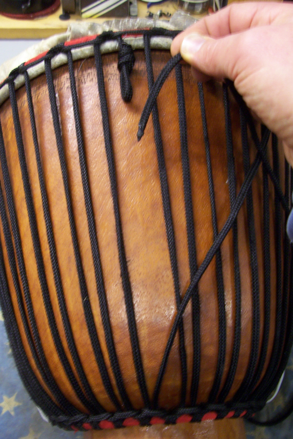 How to reskin a djembe drum How to reskin a broken djembe drum