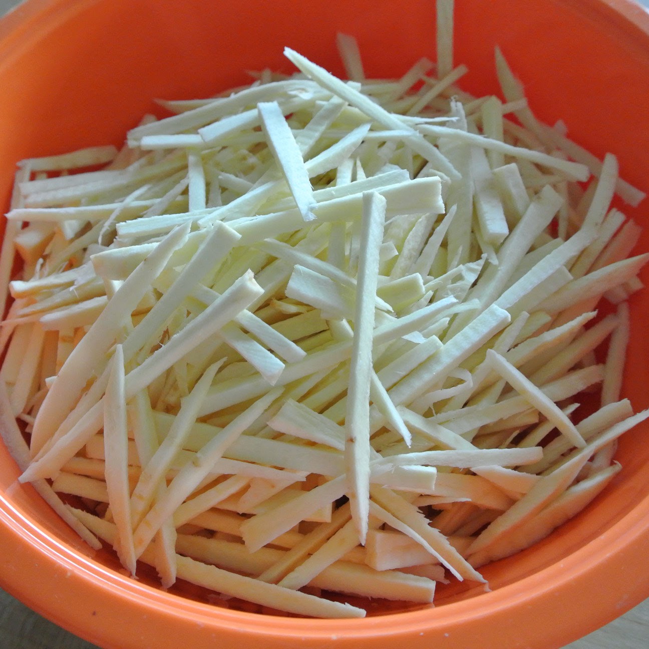 Mom, What's For Dinner? Shoestring Garlic Parsnip Fries