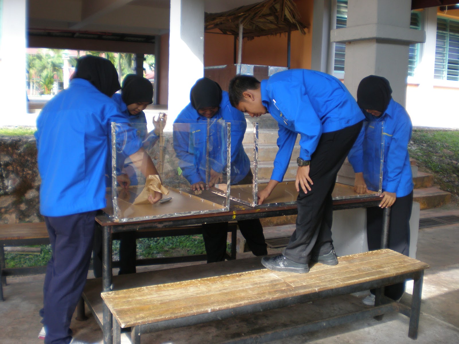 Pisau Pemotong Perspek