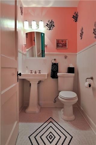 blanco vintage: UN BAÑO DIFERENTE