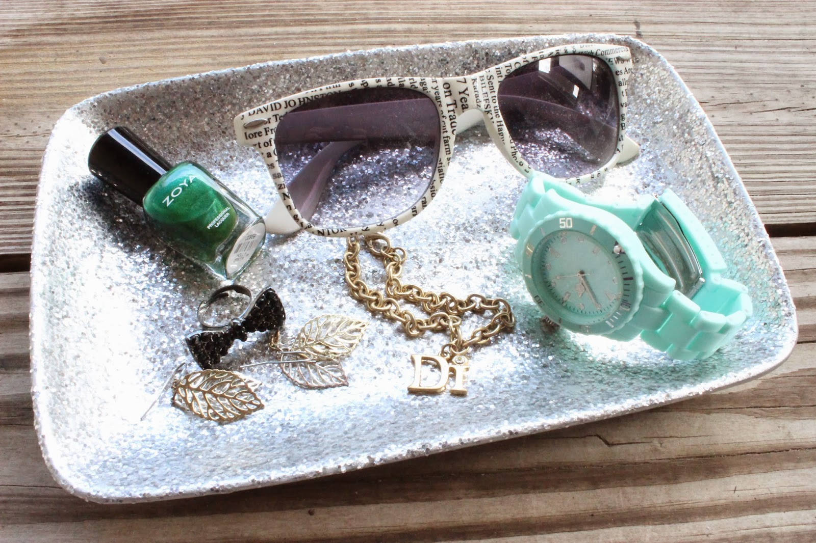 Lovely On a Budget Glitter Jewelry Dish DIY