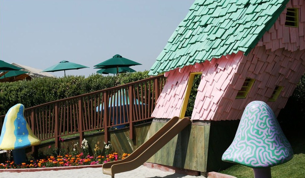 Meet The World Santa's Village Part 7 Crooked Tree House, The Magic Train & More!