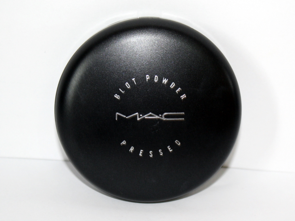 Skin And MakeUp M.A.C Products for Oily Skin