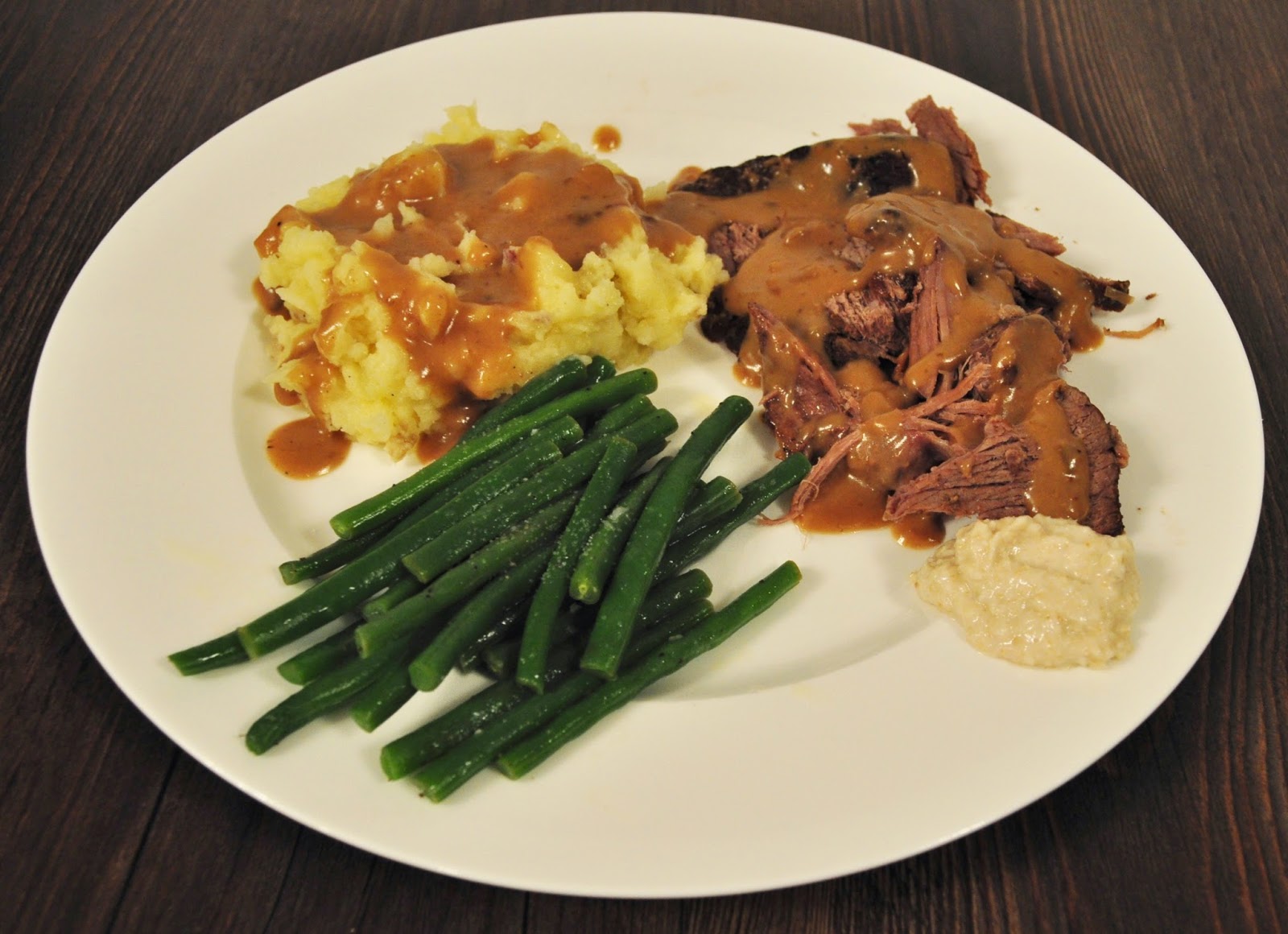 My Tiny Oven: Slow Cooker Roast Beef and Gravy
