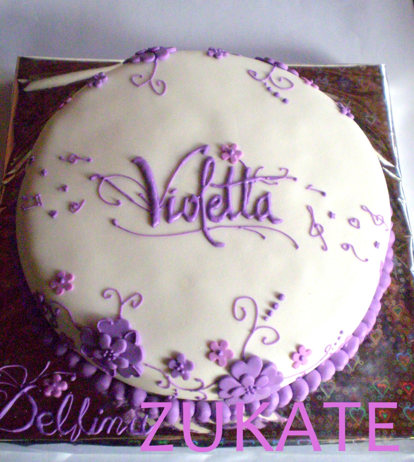 TORTA DE VIOLETTA ZUKATE