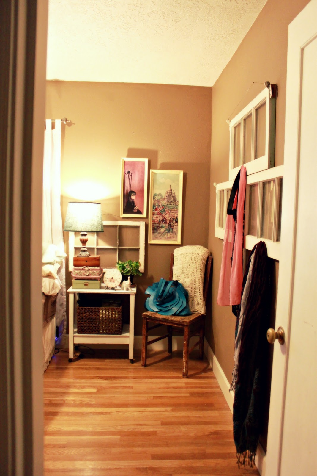 all things red Cozy bedroom