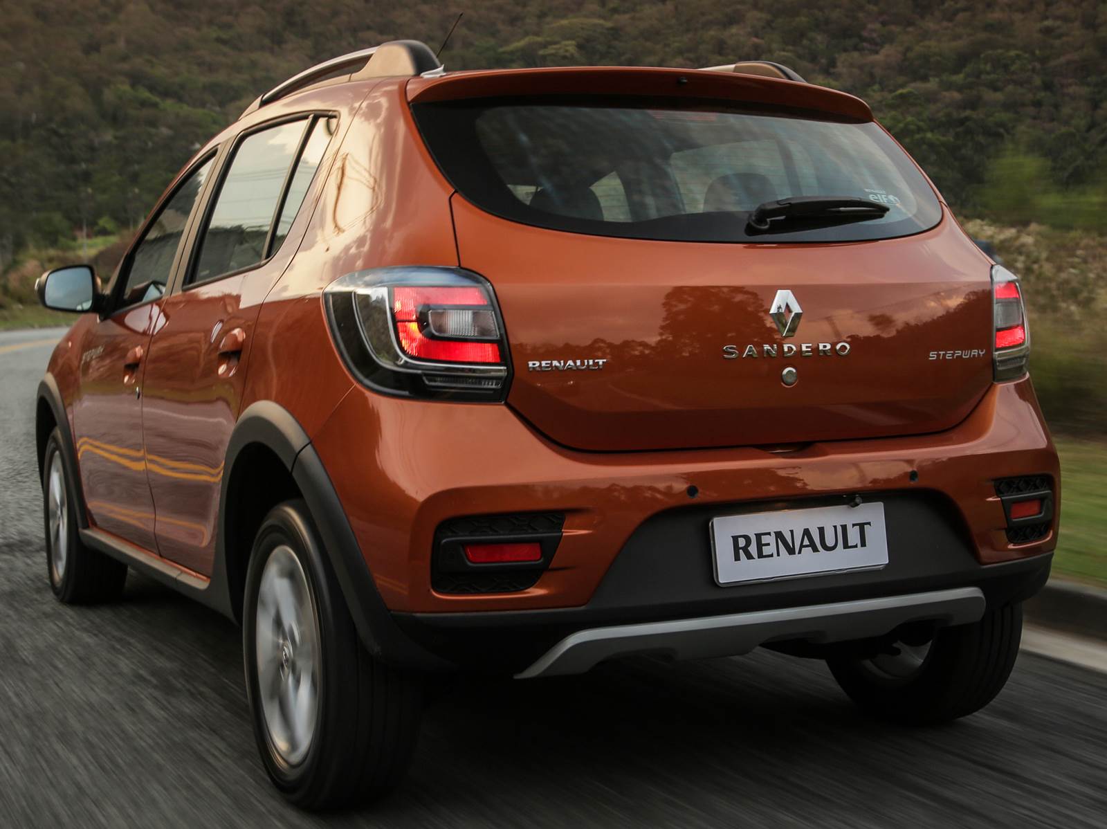 Renault Sandero Stepway 2015 preço, vídeo, consumo e comparativo com