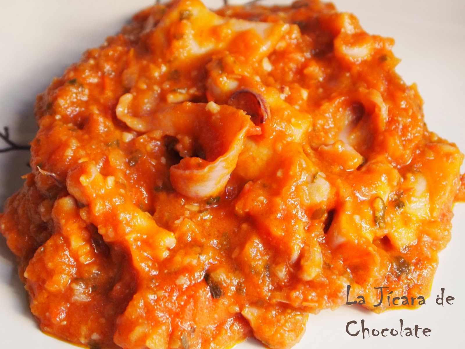 Calamares Con Salsa De Tomate Y Almendras
