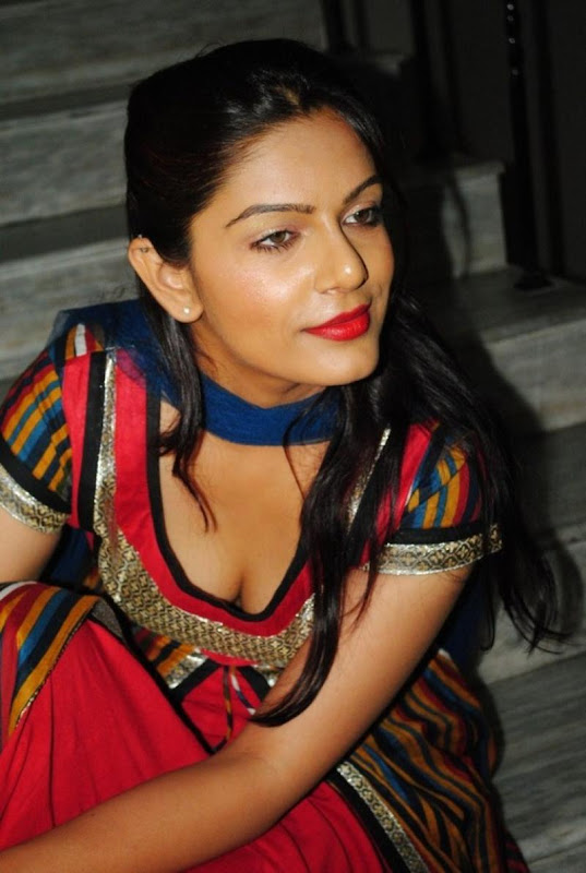 New and Latest Teen Aunty Anjali Hot Photo Stills hot images