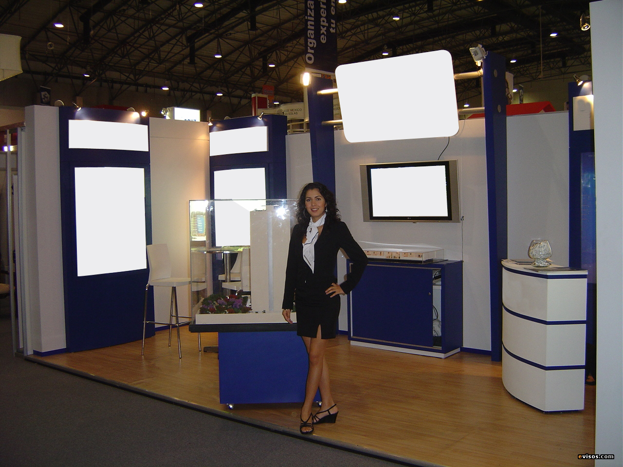 Plantillas de displays y stands para presentar nuestras propuestas de diseño Adventure Graphics