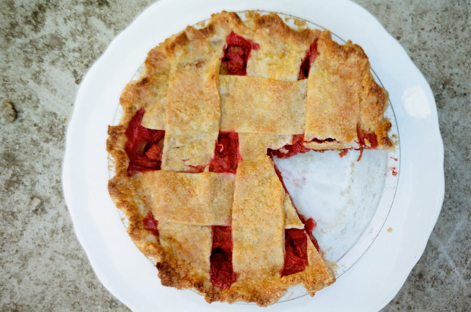Nothing in the House Strawberry Rhubarb Pie