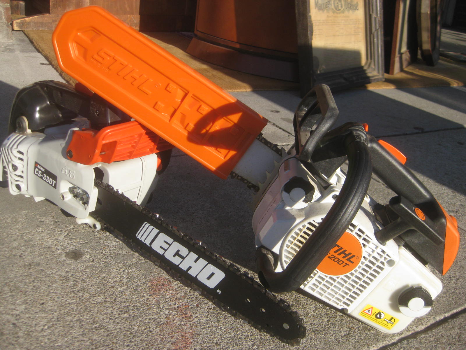UHURU FURNITURE & COLLECTIBLES SOLD Echo CS330T Chainsaw 65
