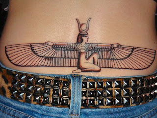 Tatuagens egipcias parte inferior das costas