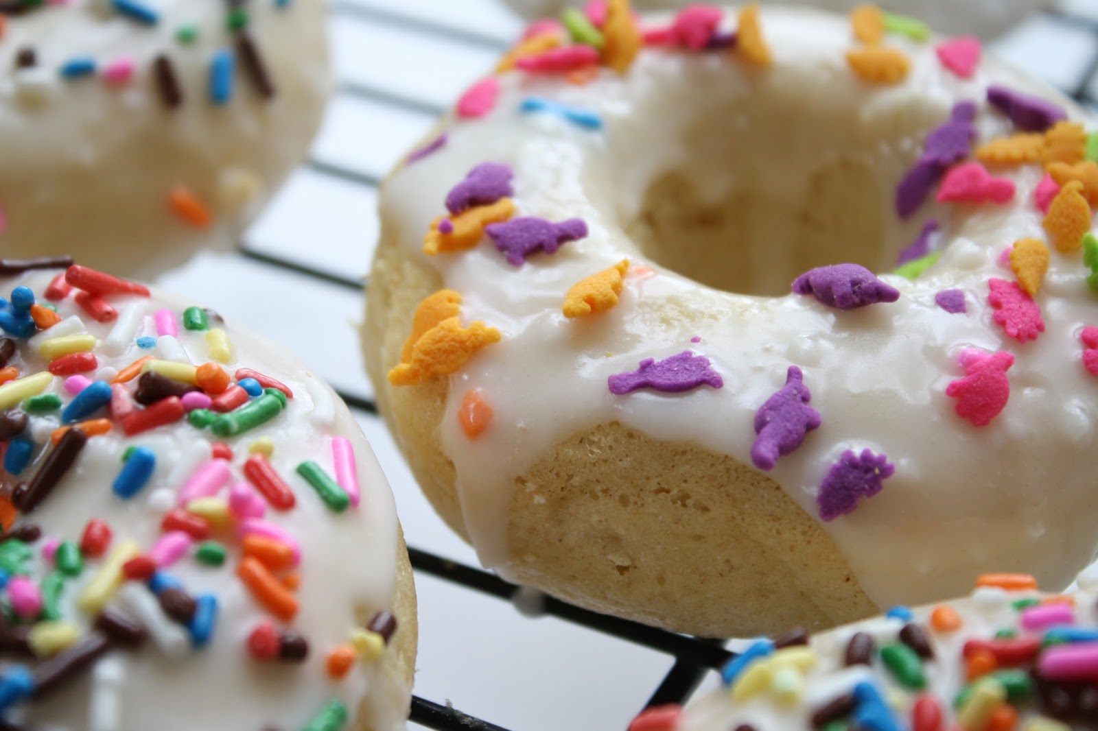 sewhungryhippie Lemony Powdered Sugar Doughnut Recipe